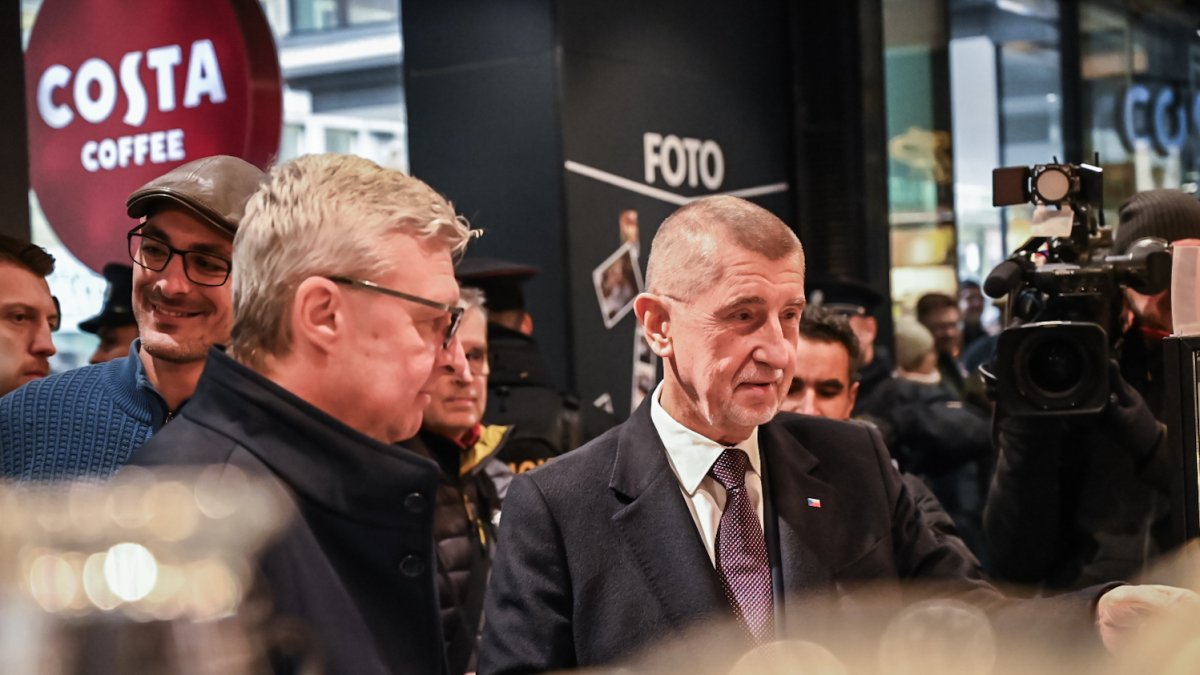 Andrej Babiš si připomíná 17. listopad na Národní třídě v Praze (2024)