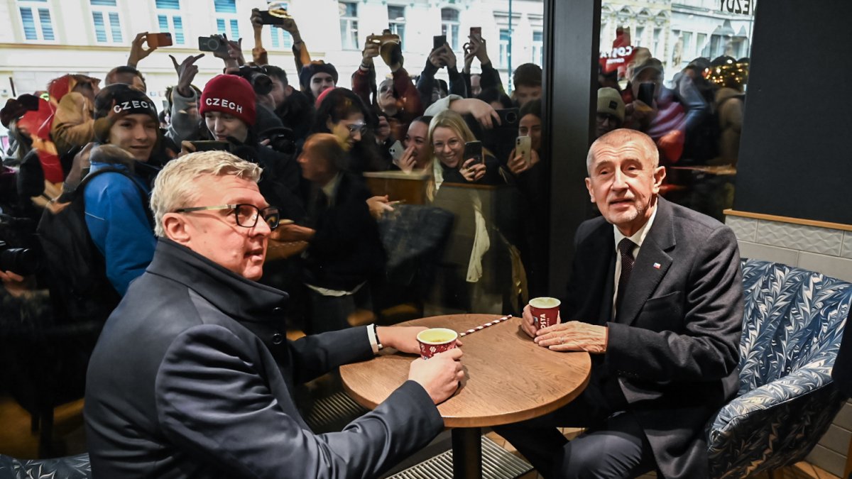 Andrej Babiš si připomíná 17. listopad na Národní třídě v Praze (2024)