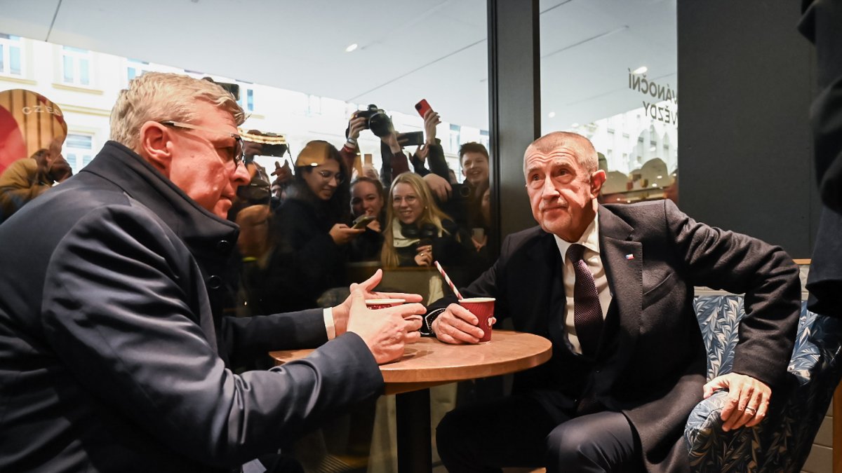 Andrej Babiš si připomíná 17. listopad na Národní třídě v Praze (2024)