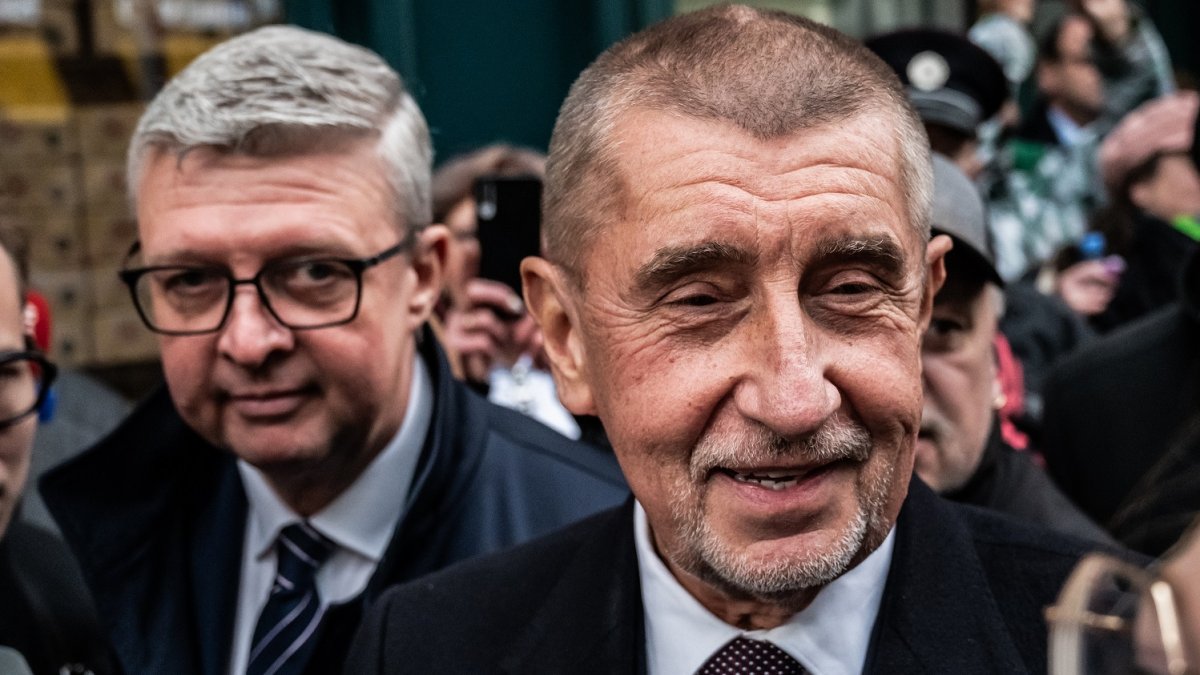 Andrej Babiš s Karlem Havlíčkem na Národní třídě během oslav 17. listopadu