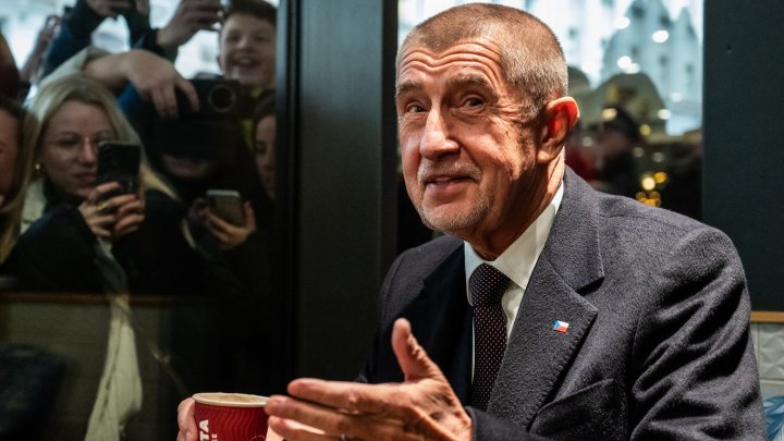 Andrej Babiš s Karlem Havlíčkem na Národní třídě během oslav 17. listopadu