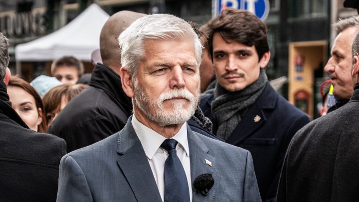 Petr Pavel na Národní třídě během oslav 17. listopadu
