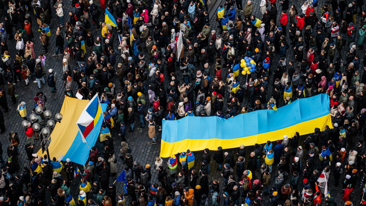 V Praze proběhla demonstrace na podporu Ukrajiny k třetímu výročí ruské invaze. (23.2.2025)