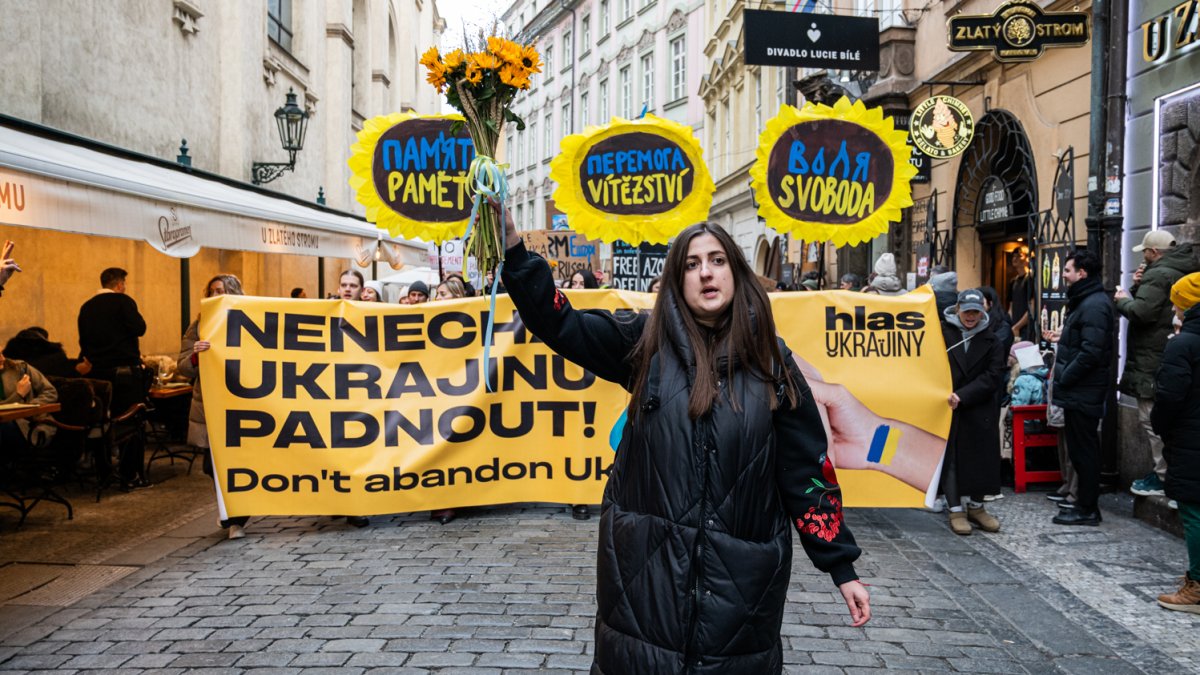 V Praze proběhla demonstrace na podporu Ukrajiny k třetímu výročí ruské invaze. (23.2.2025)
