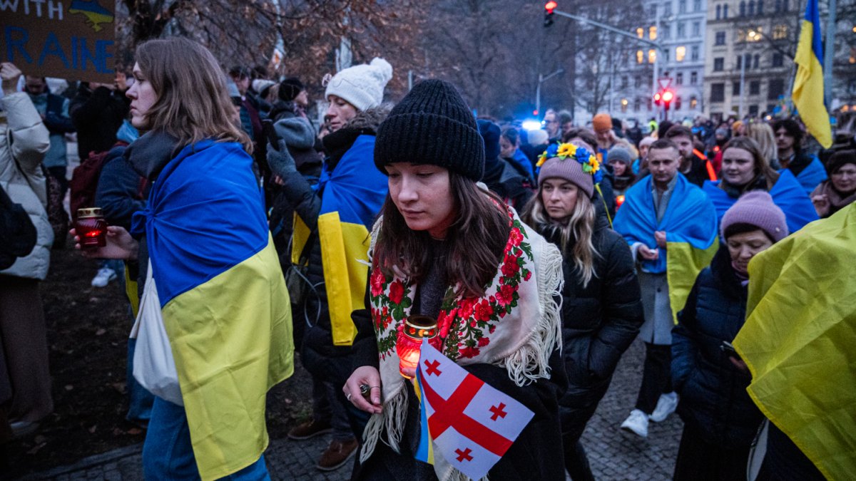 V Praze proběhla demonstrace na podporu Ukrajiny k třetímu výročí ruské invaze. (23.2.2025)