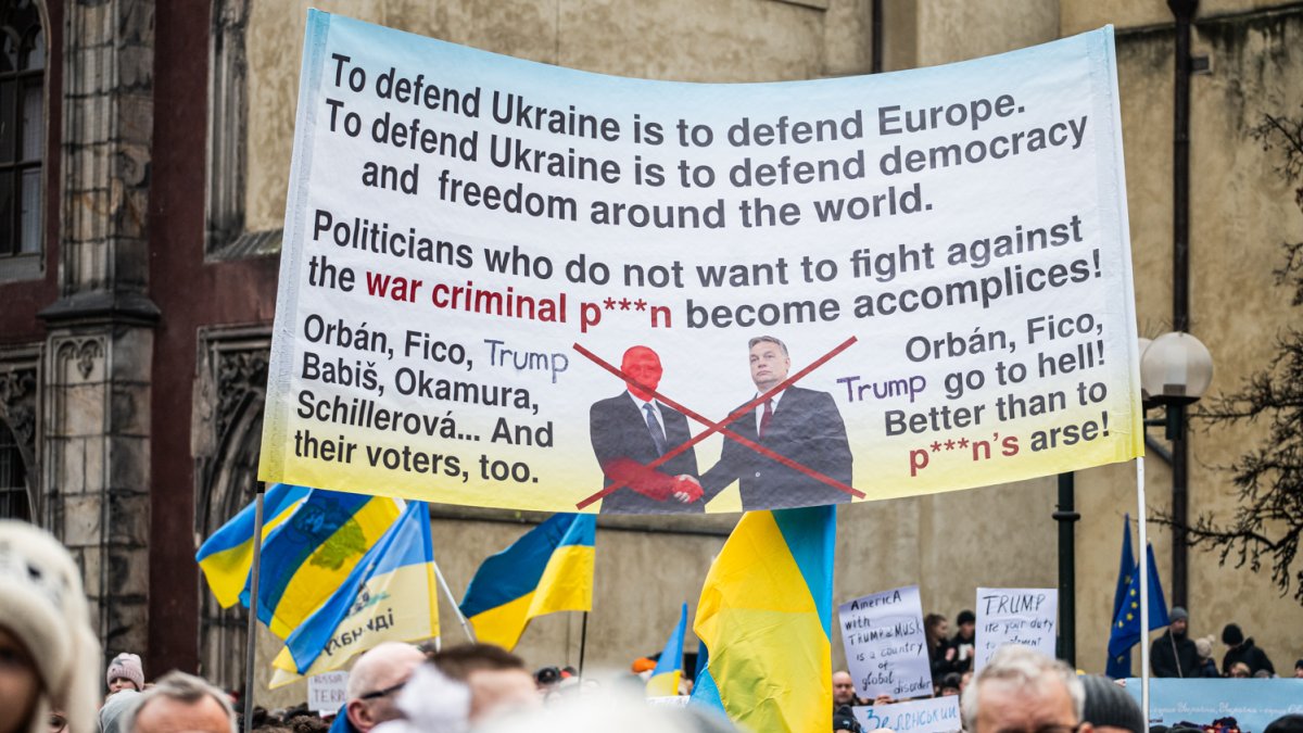V Praze proběhla demonstrace na podporu Ukrajiny k třetímu výročí ruské invaze. (23.2.2025)