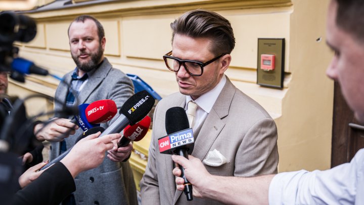 Ondřej Brzobohatý dorazil do soudní budovy. (12.3.2025)