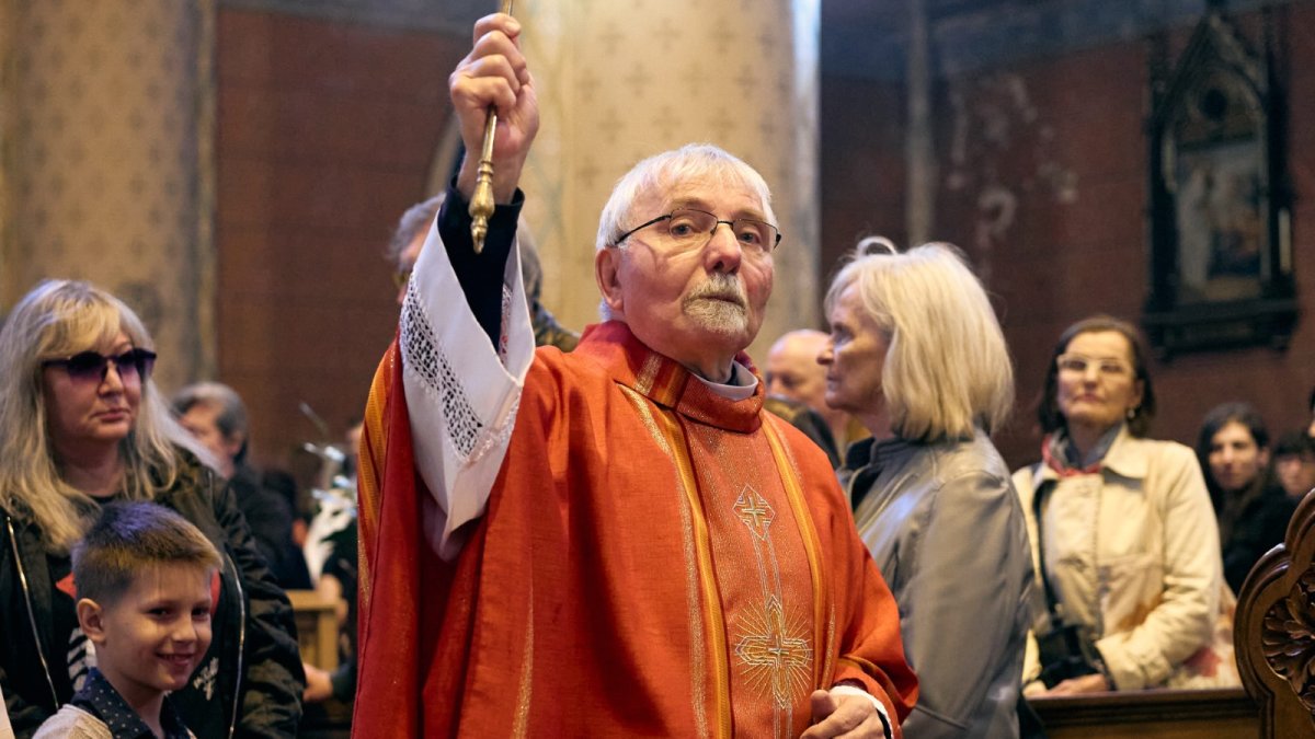 Mše za Annu Slováčkovou v bazilice sv. Ludmily na náměstí Míru v Praze
