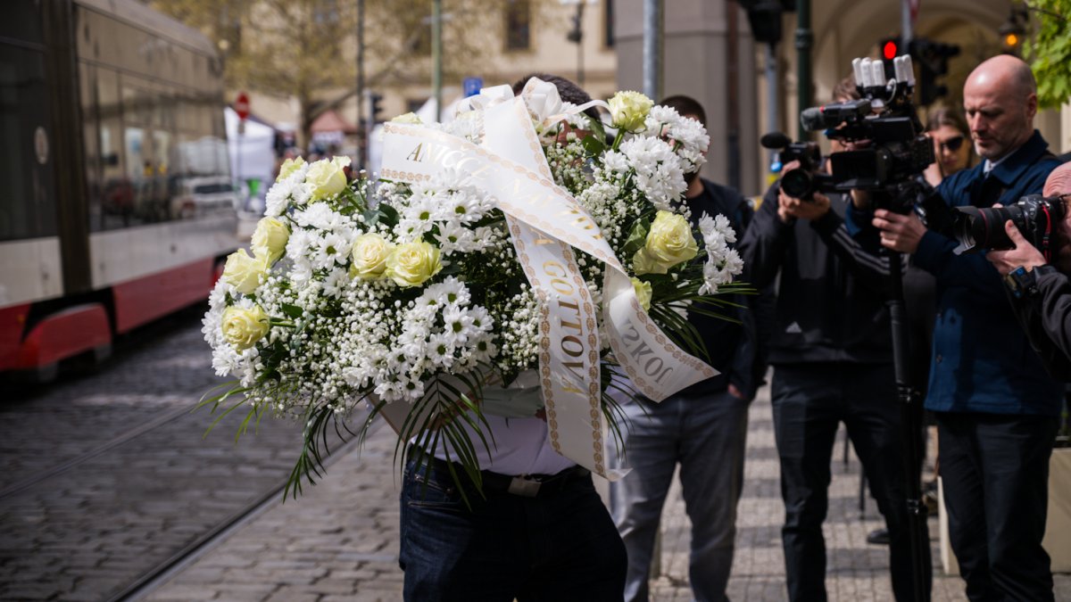 V Praze se koná poslední rozloučení s Annou Slováčkovou. (15.4.2025)