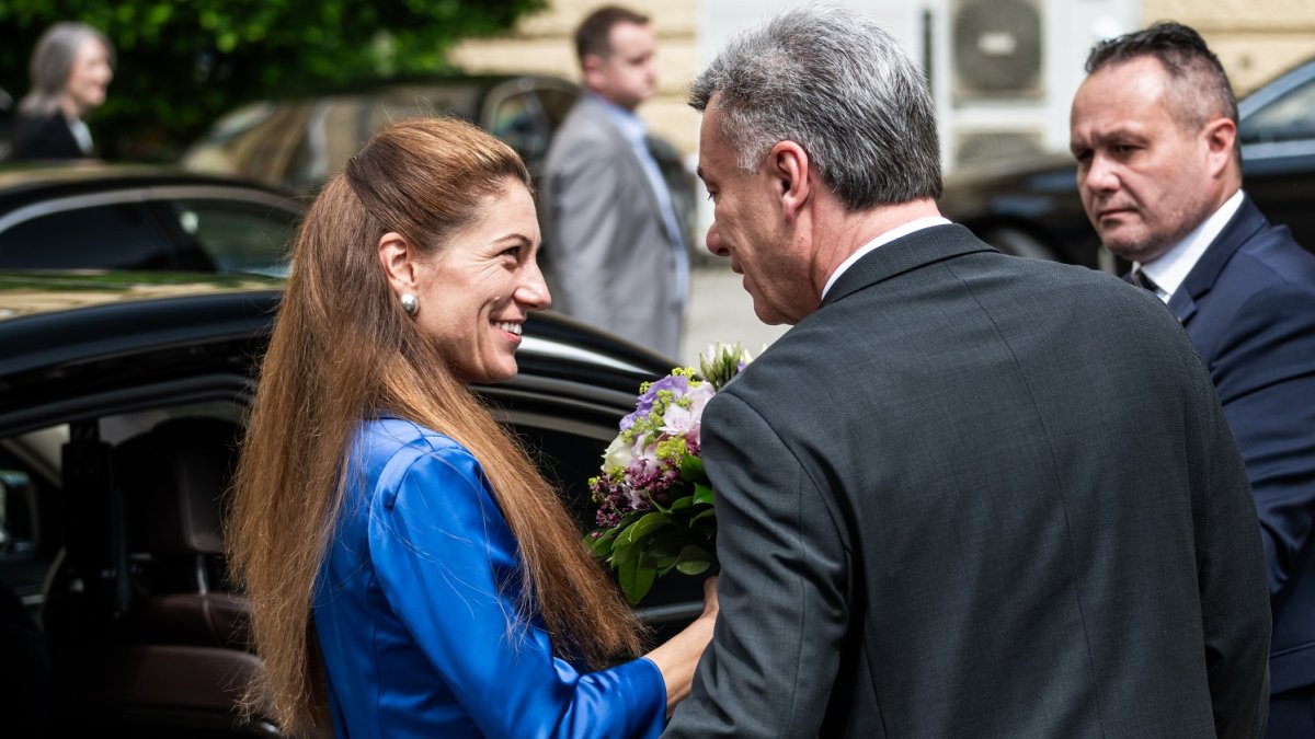 Eva Decroix vystřídala Pavla Blažka v čele ministerstva spravedlnosti. (10.6.2025)