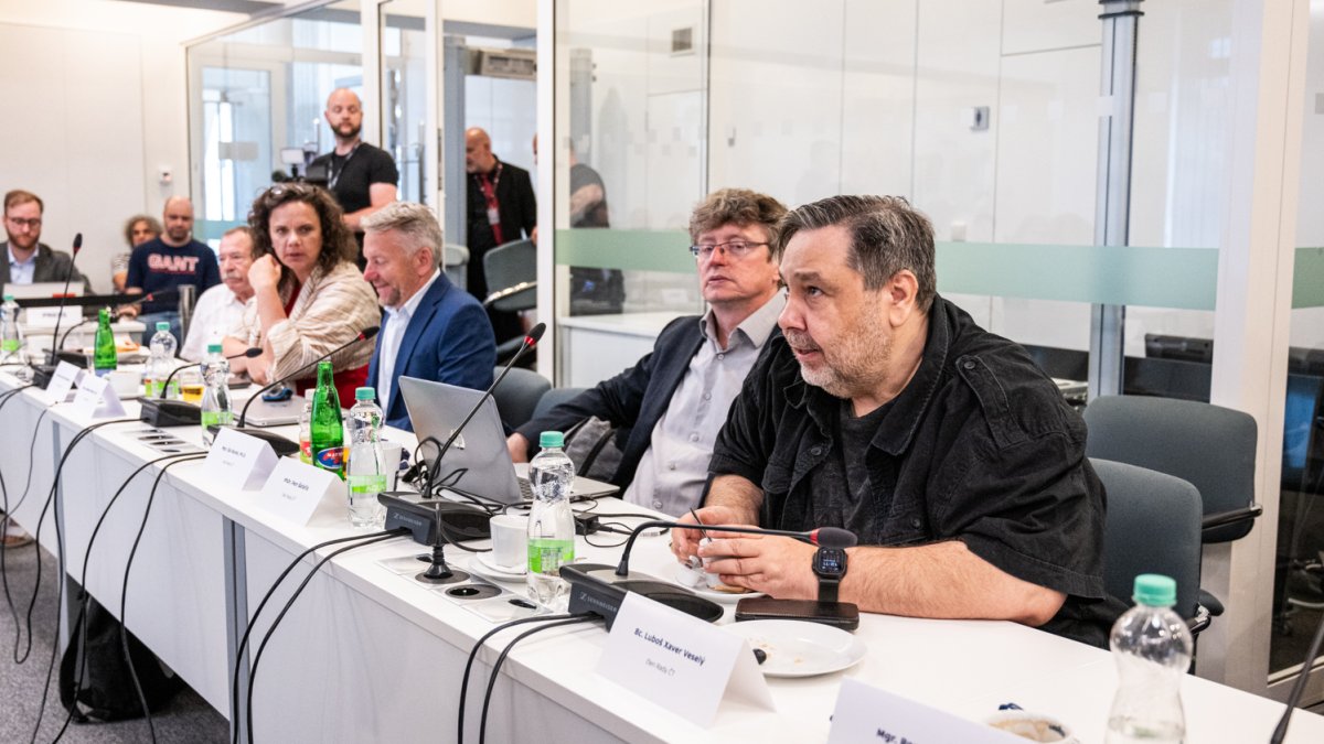 Rada ČT podruhé volí nového generálního ředitele televize. (25.6.2025)