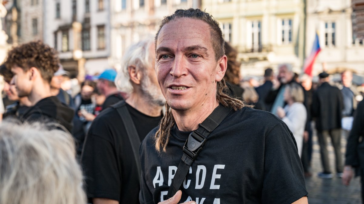 Na Staroměstském náměstí proběhla demonstrace Zabraňme vládě extremistů. (28.9.2025)