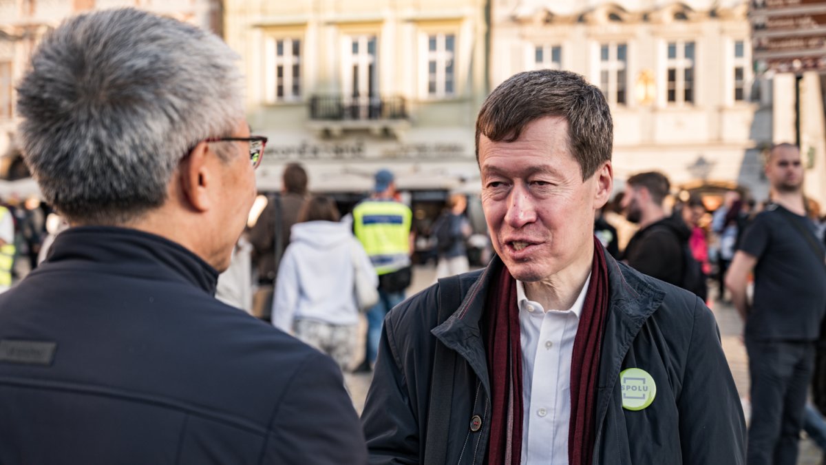 Na Staroměstském náměstí proběhla demonstrace Zabraňme vládě extremistů. (28.9.2025)