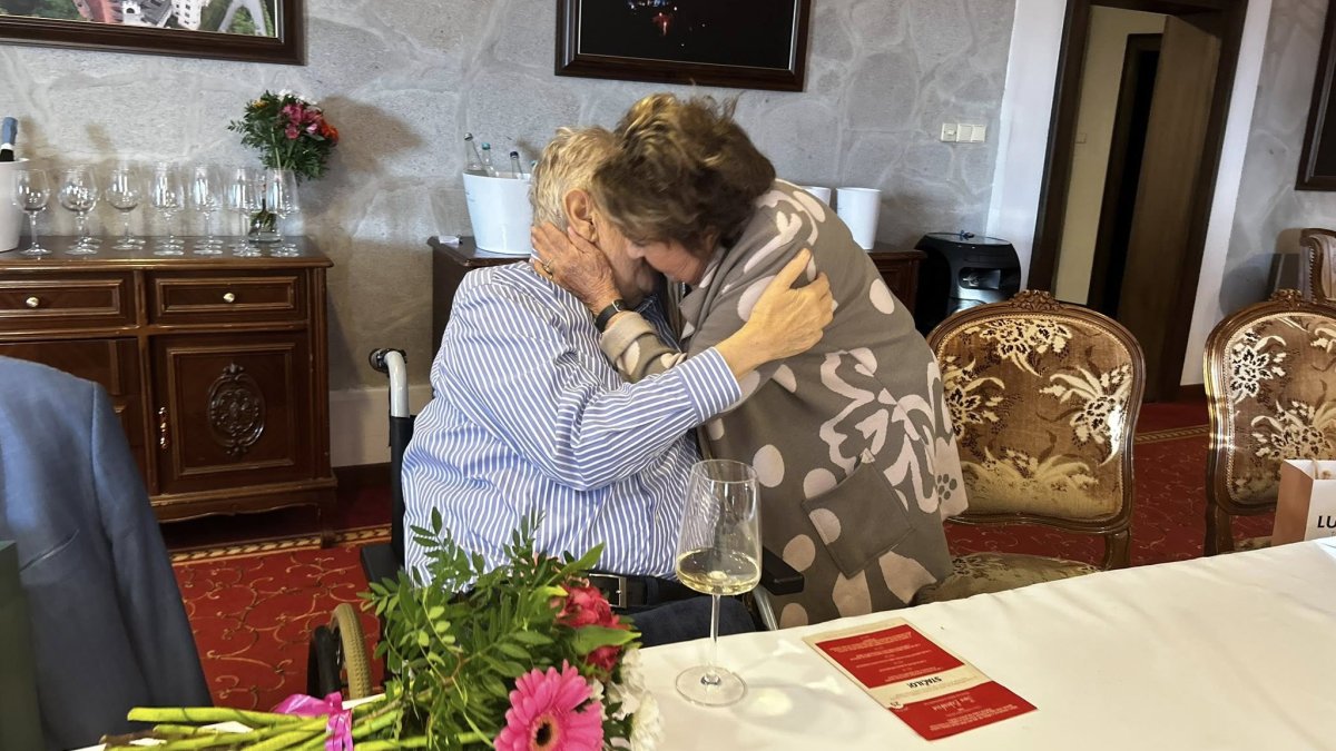 Miloši Zemanovi přišla poblahopřát i Jiřina Bohdalová. 