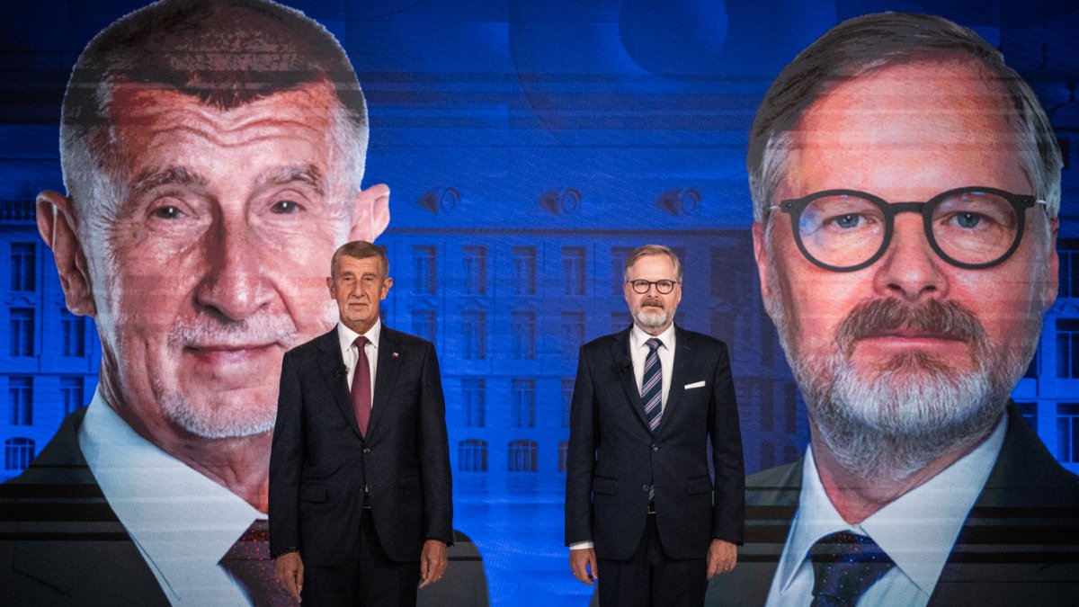 Petr Fiala (ODS) a Andrej Babiš (ANO) se utkali v duelu na CNN Prima News. (1.10.2025)