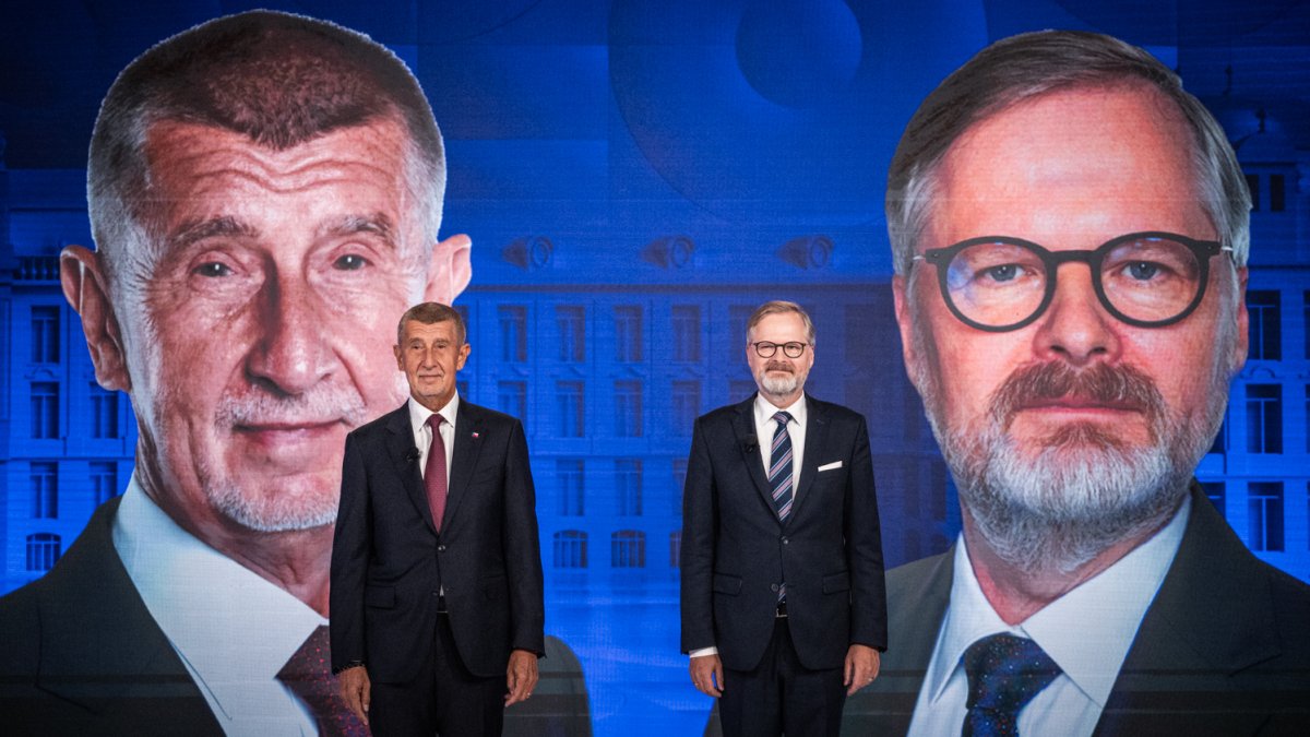 Petr Fiala (ODS) a Andrej Babiš (ANO) se utkali v duelu na CNN Prima News. (1.10.2025)