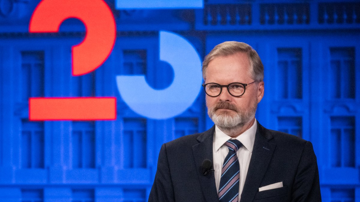 Petr Fiala (ODS) a Andrej Babiš (ANO) se utkali v duelu na CNN Prima News. (1.10.2025)