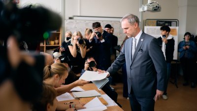 Zdeněk Hřib volí ve volbách do Poslanecké sněmovny