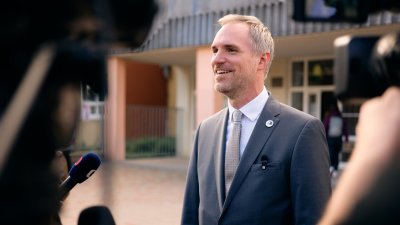 Zdeněk Hřib volí ve volbách do Poslanecké sněmovny