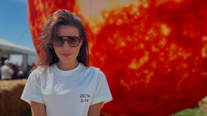 Monika Timková je moderátorkou české verze Naked Attraction.