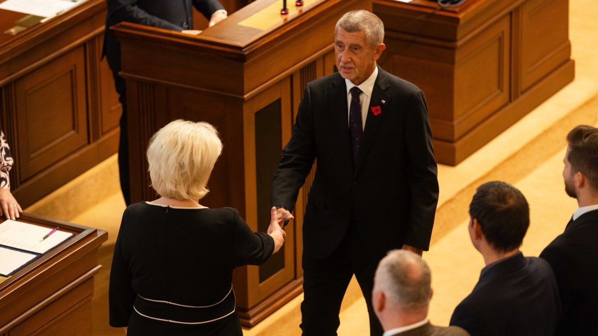 Politici se sešli na ustavující schůzi Poslanecké sněmovny. (3.11.2025)