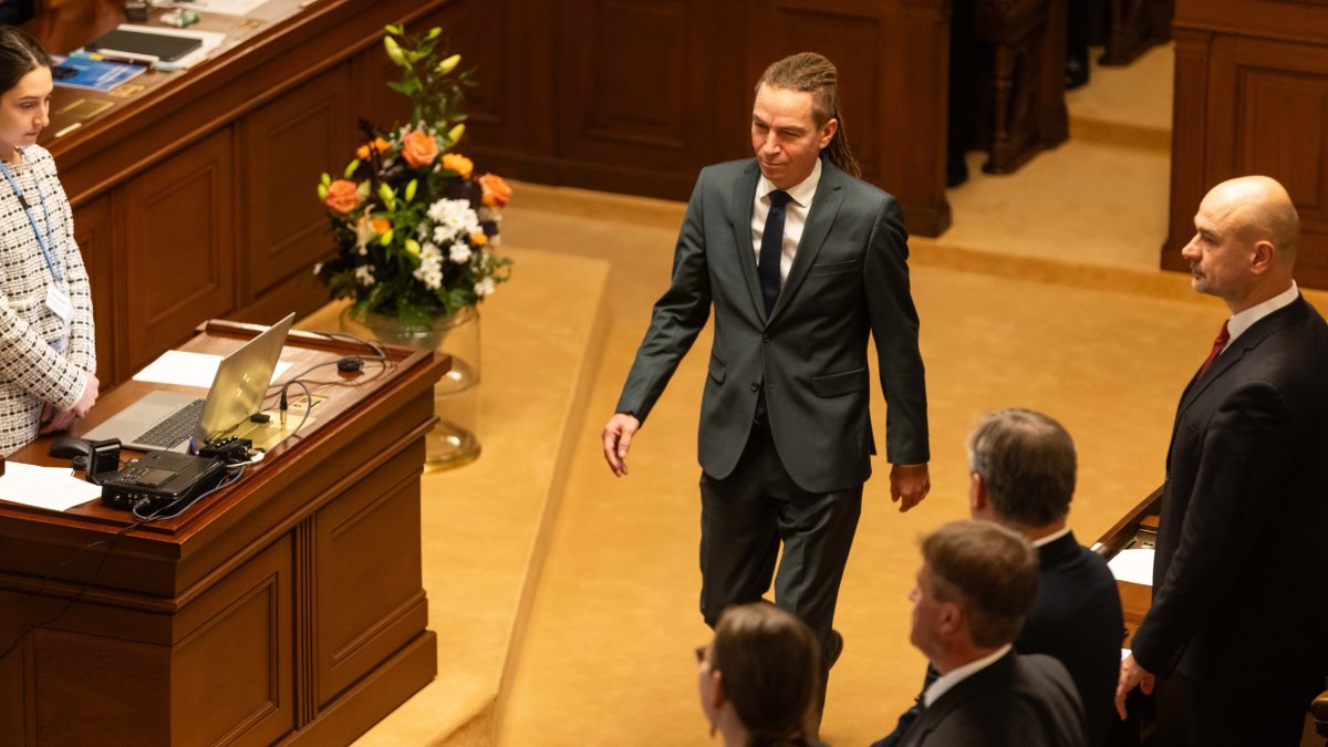 Politici se sešli na ustavující schůzi Poslanecké sněmovny. (3.11.2025)