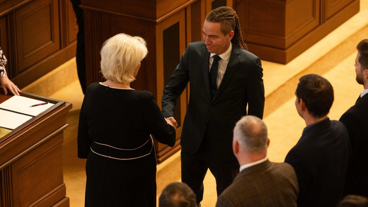 Politici se sešli na ustavující schůzi Poslanecké sněmovny. (3.11.2025)