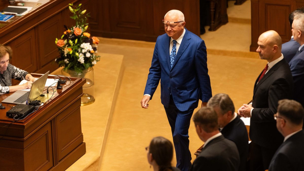 Politici se sešli na ustavující schůzi Poslanecké sněmovny. (3.11.2025)