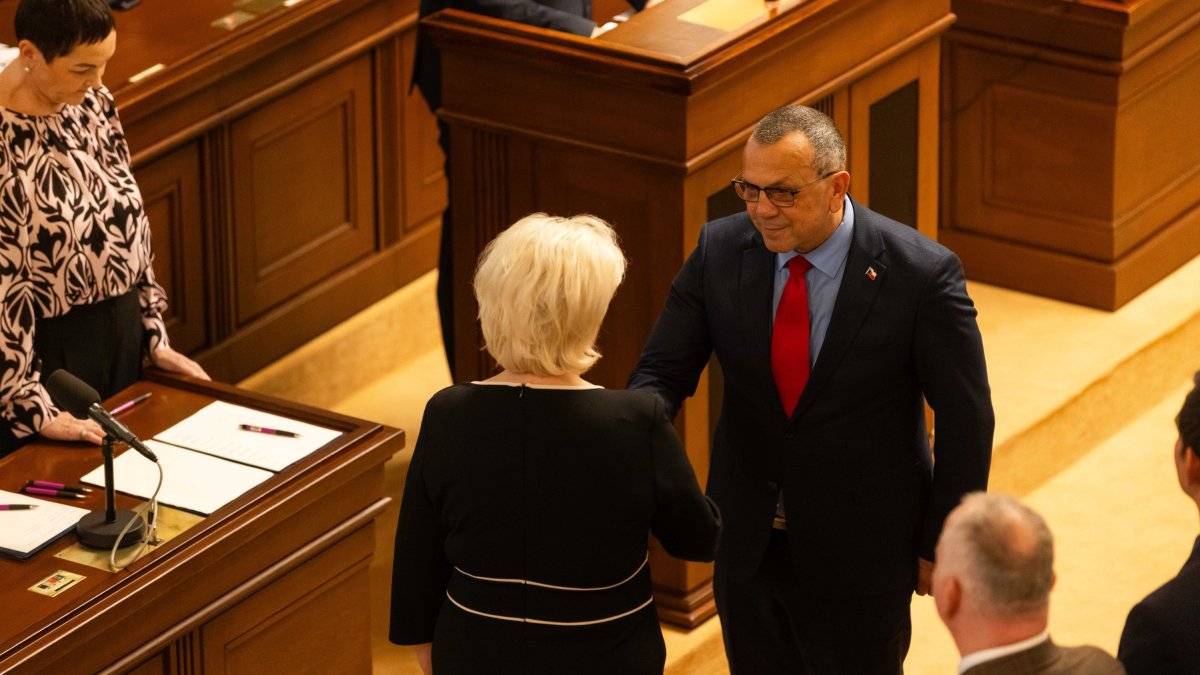 Politici se sešli na ustavující schůzi Poslanecké sněmovny. (3.11.2025)