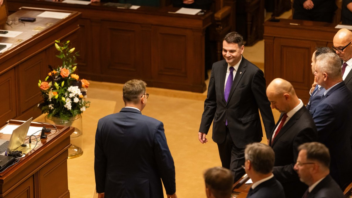 Politici se sešli na ustavující schůzi Poslanecké sněmovny. (3.11.2025)