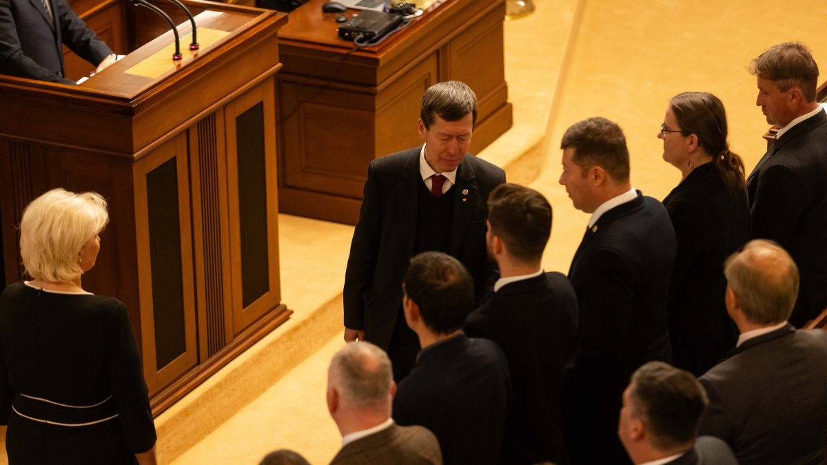 Politici se sešli na ustavující schůzi Poslanecké sněmovny. (3.11.2025)