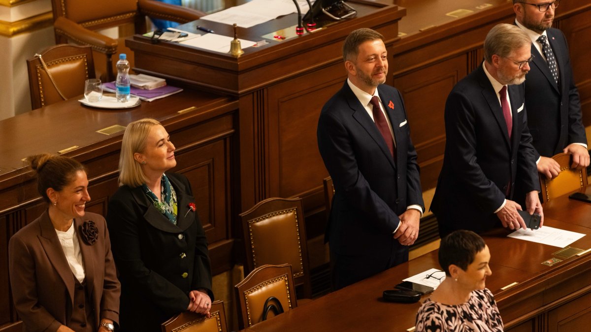 Politici se sešli na ustavující schůzi Poslanecké sněmovny. (3.11.2025)