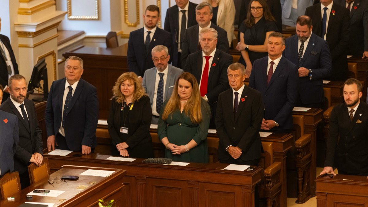 Politici se sešli na ustavující schůzi Poslanecké sněmovny. (3.11.2025)