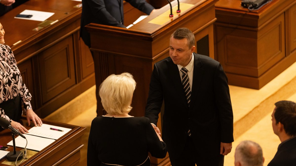 Politici se sešli na ustavující schůzi Poslanecké sněmovny. (3.11.2025)