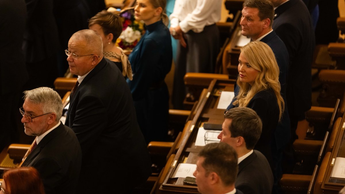 Politici se sešli na ustavující schůzi Poslanecké sněmovny. (3.11.2025)