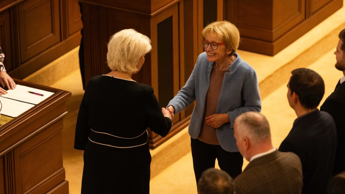 Politici se sešli na ustavující schůzi Poslanecké sněmovny. (3.11.2025)