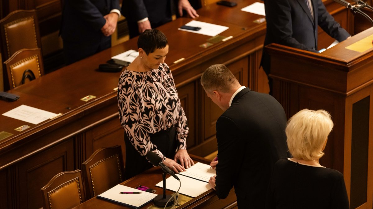 Politici se sešli na ustavující schůzi Poslanecké sněmovny. (3.11.2025)