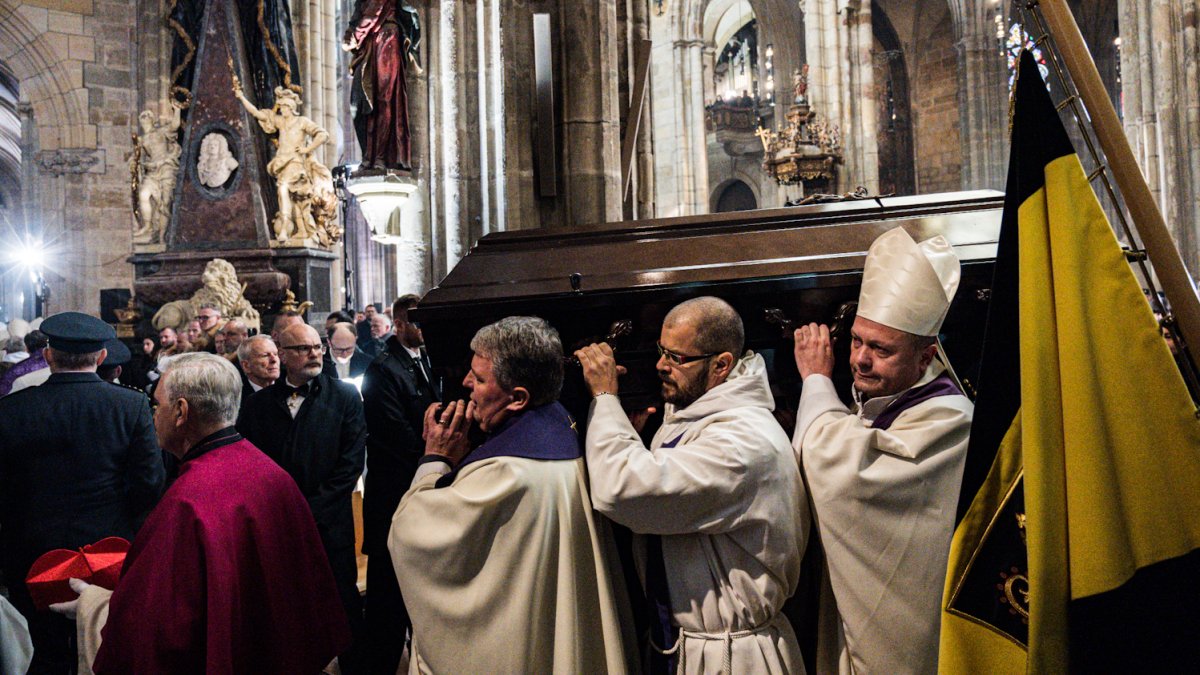 Česko se loučí s kardinálem Dominikem Dukou