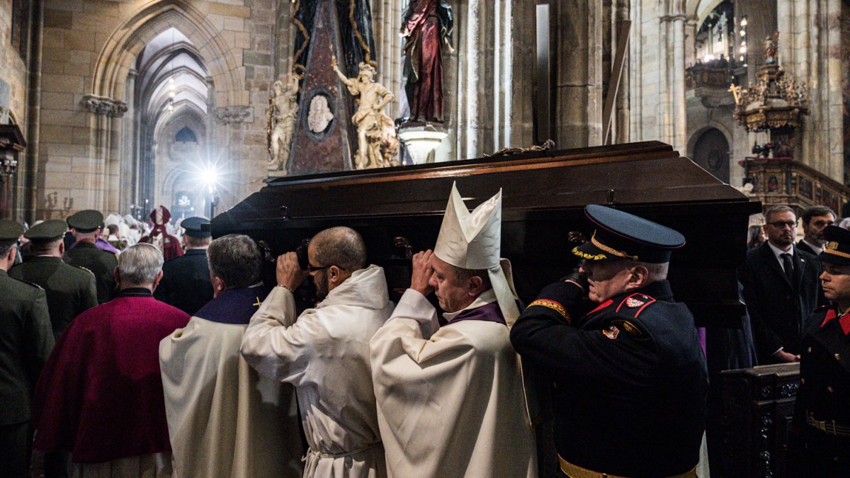 Česko se loučí s kardinálem Dominikem Dukou