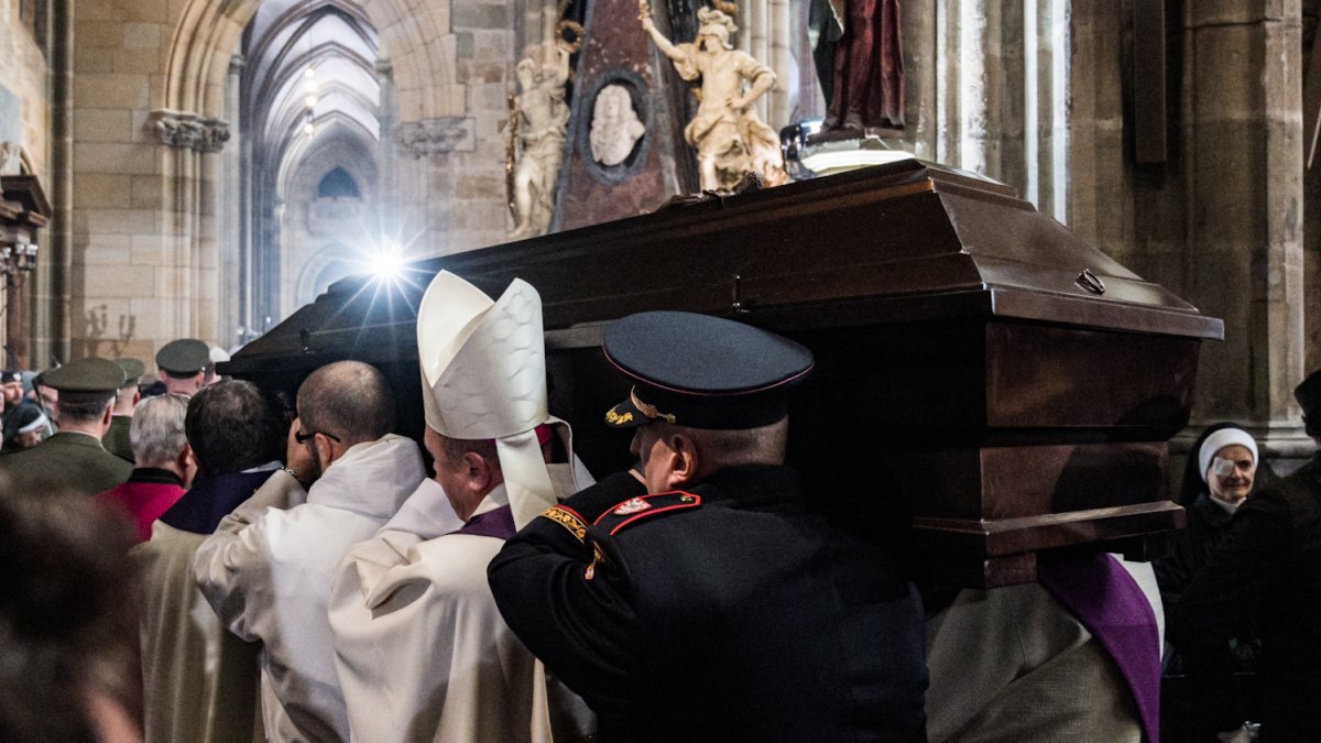 Česko se loučí s kardinálem Dominikem Dukou