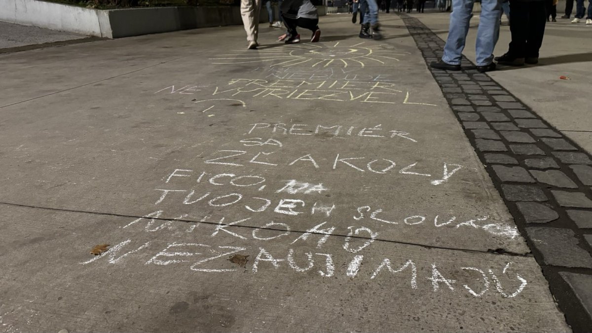 Křídové protesty v Bratislavě před oslavami 17. listopadu
