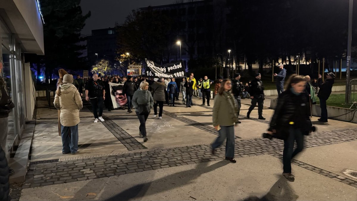 Křídové protesty v Bratislavě před oslavami 17. listopadu