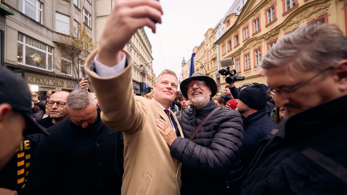 Češi si připomínají události spojené se 17. listopadem. (17.11.2025)