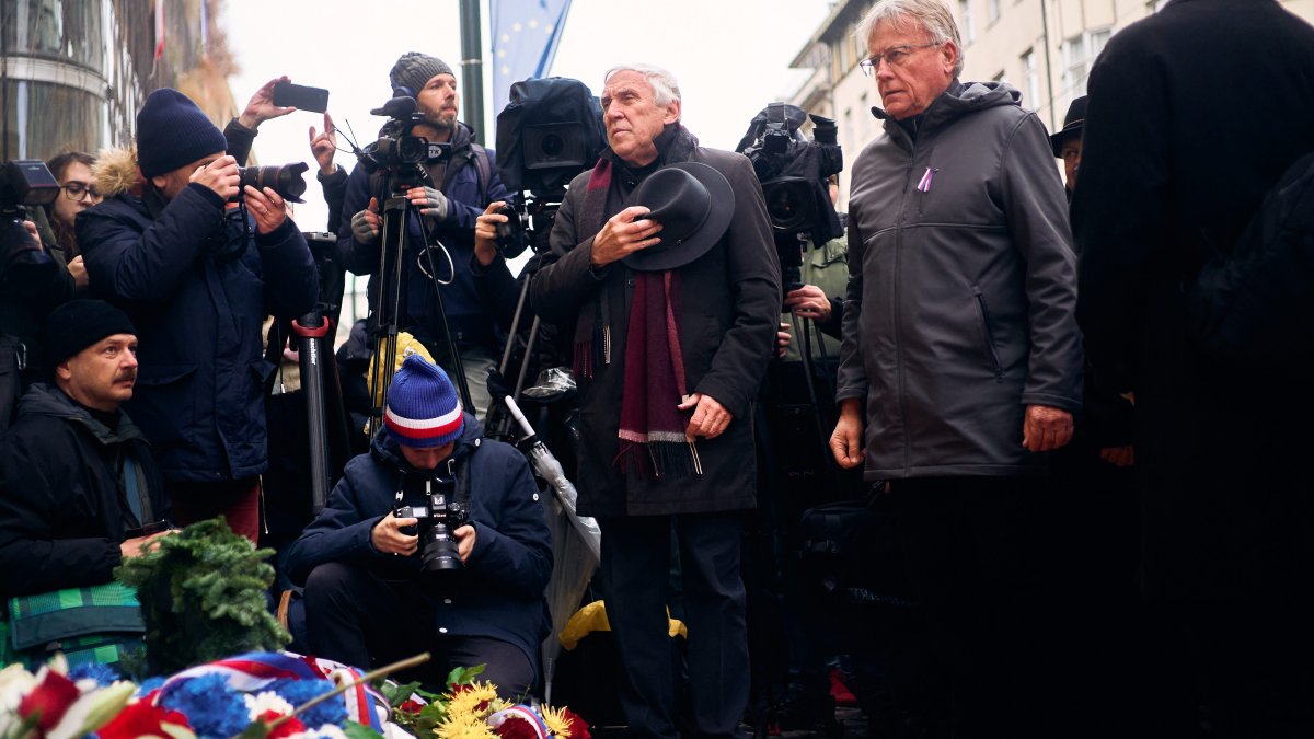 Češi si připomínají události spojené se 17. listopadem. (17.11.2025)