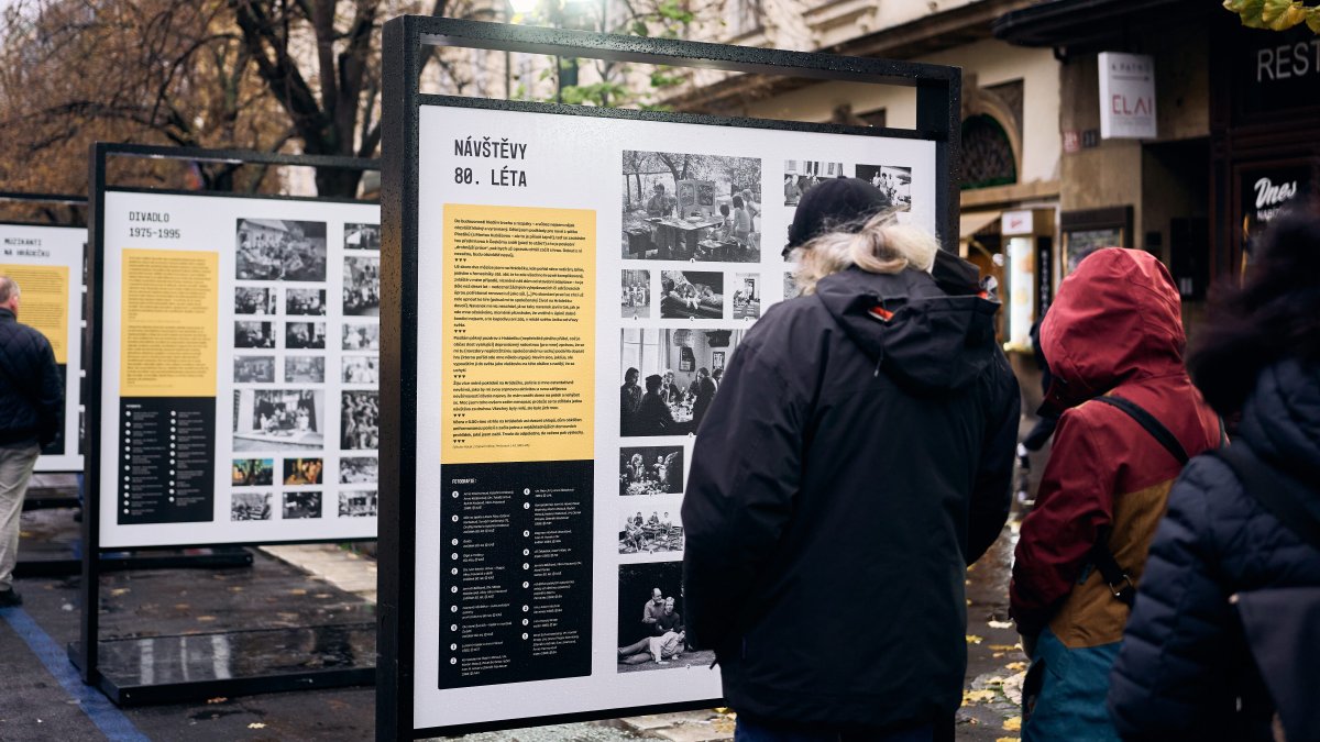 Češi si připomínají události spojené se 17. listopadem. (17.11.2025)