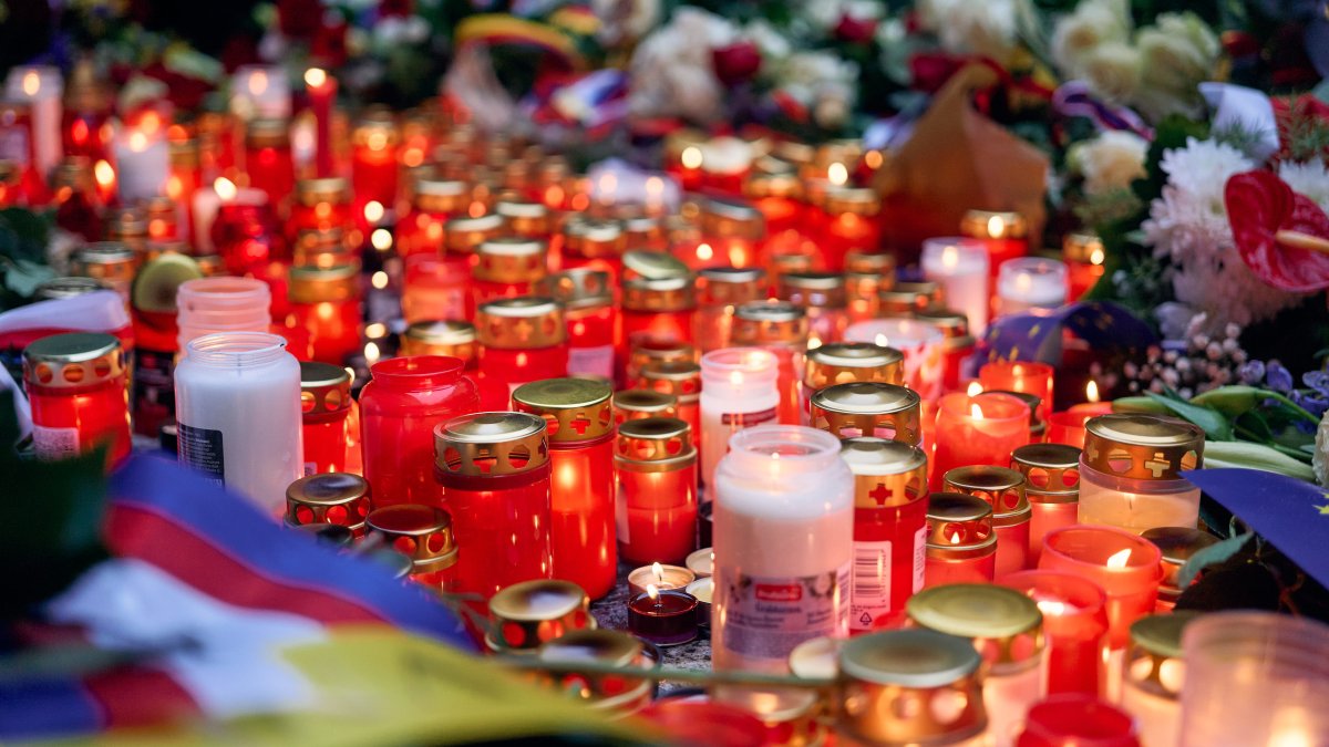 Češi si připomínají události spojené se 17. listopadem. (17.11.2025)