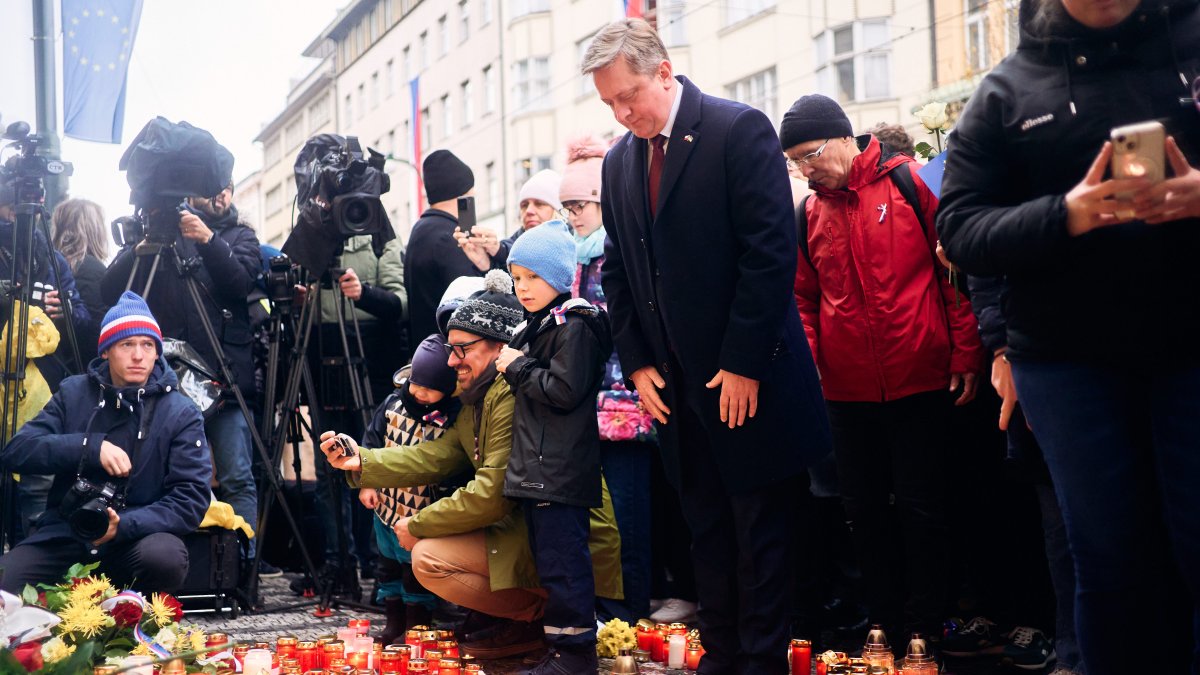 Češi si připomínají události spojené se 17. listopadem. (17.11.2025)