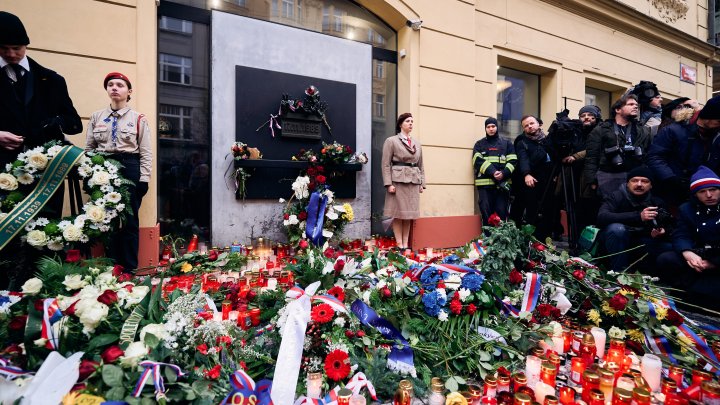Češi si připomínají události spojené se 17. listopadem. (17.11.2025)