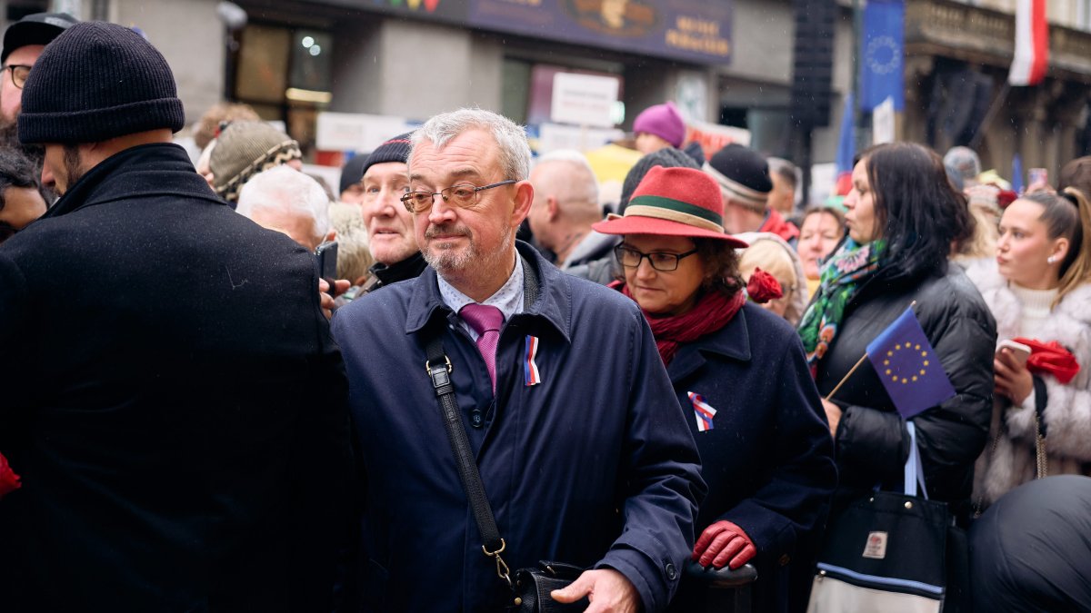 Češi si připomínají události spojené se 17. listopadem. (17.11.2025)