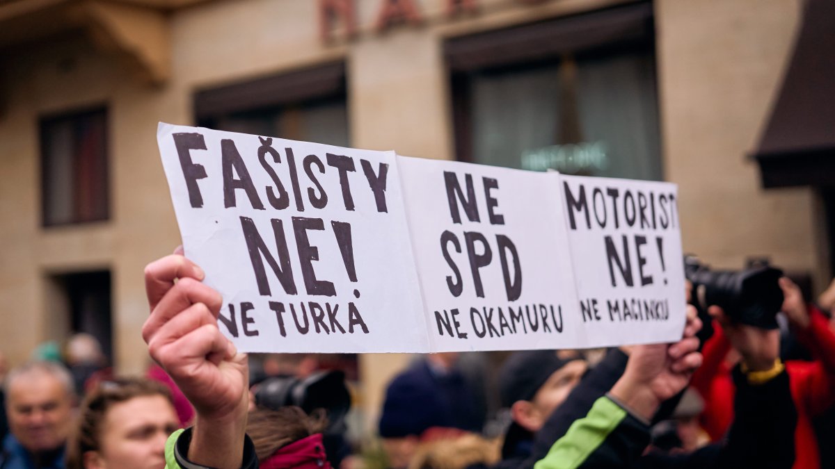 Češi si připomínají události spojené se 17. listopadem. (17.11.2025)